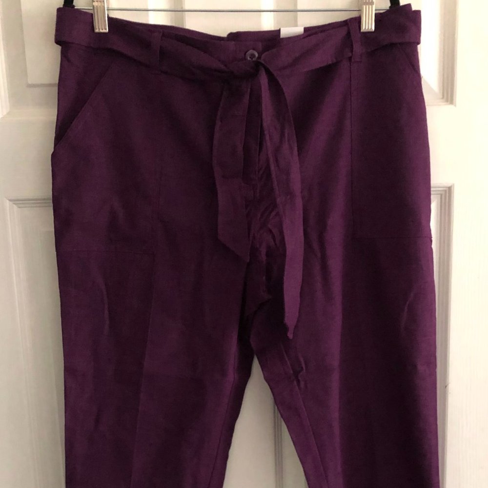 NWT Reitmans Plum Capris Sz 18